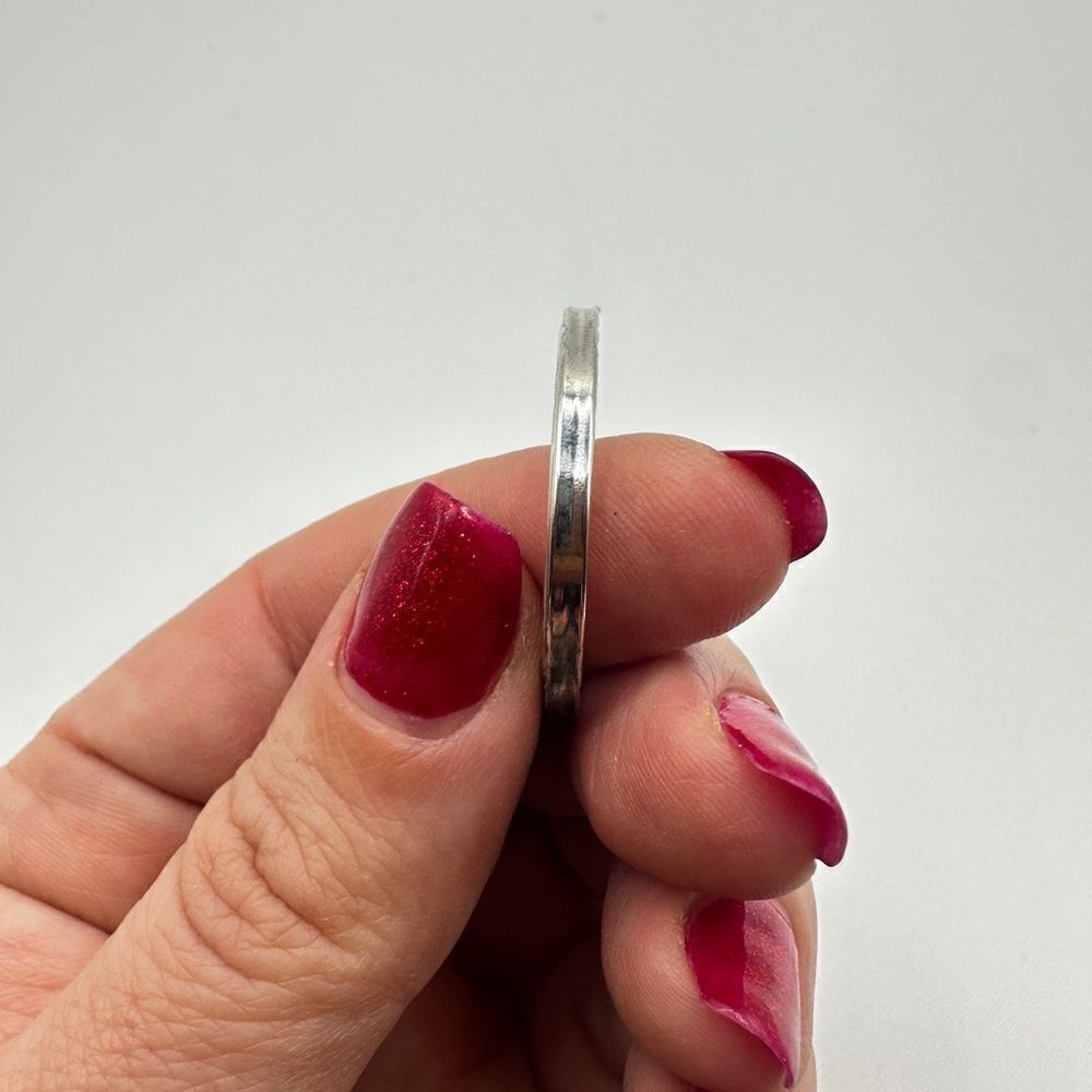 NWT 1.25" diameter sterling silver‎ and diamond cut hoop earrings! - Picture 3 of 9